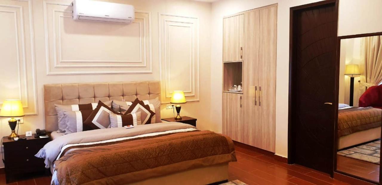Belmorris Hotels & Resorts Multan Bagian luar foto